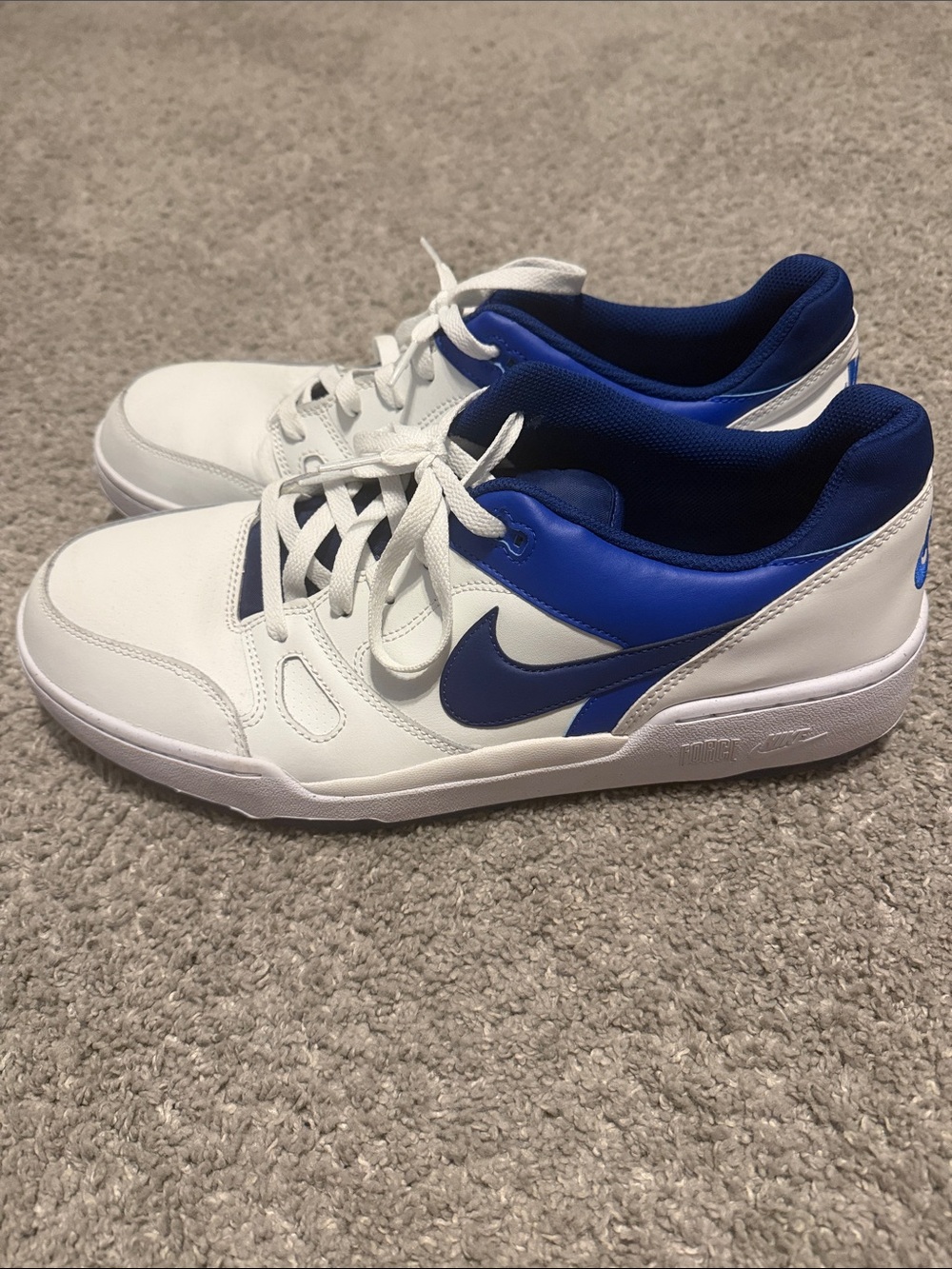 Nike Men's White and Blue Low-Top Sneakers